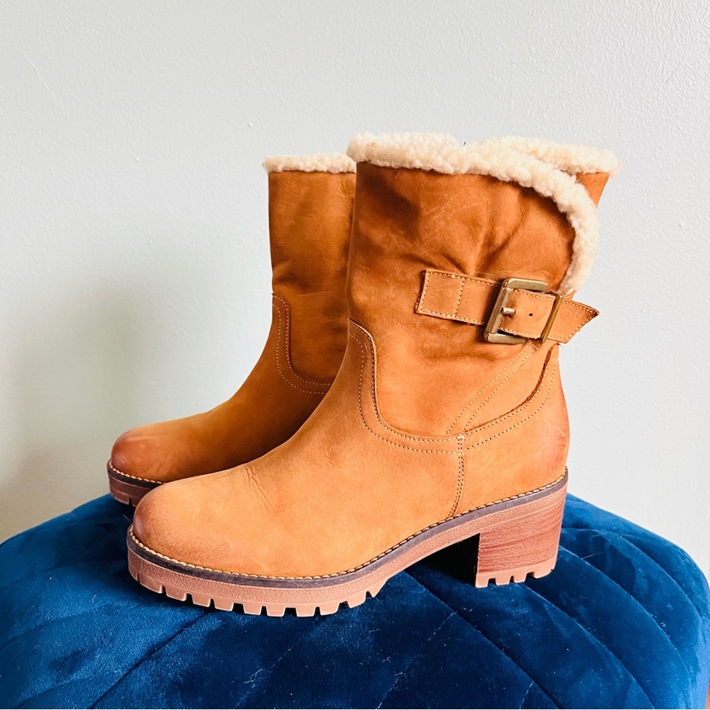 Coach and Four zip up boots. Size 7.5